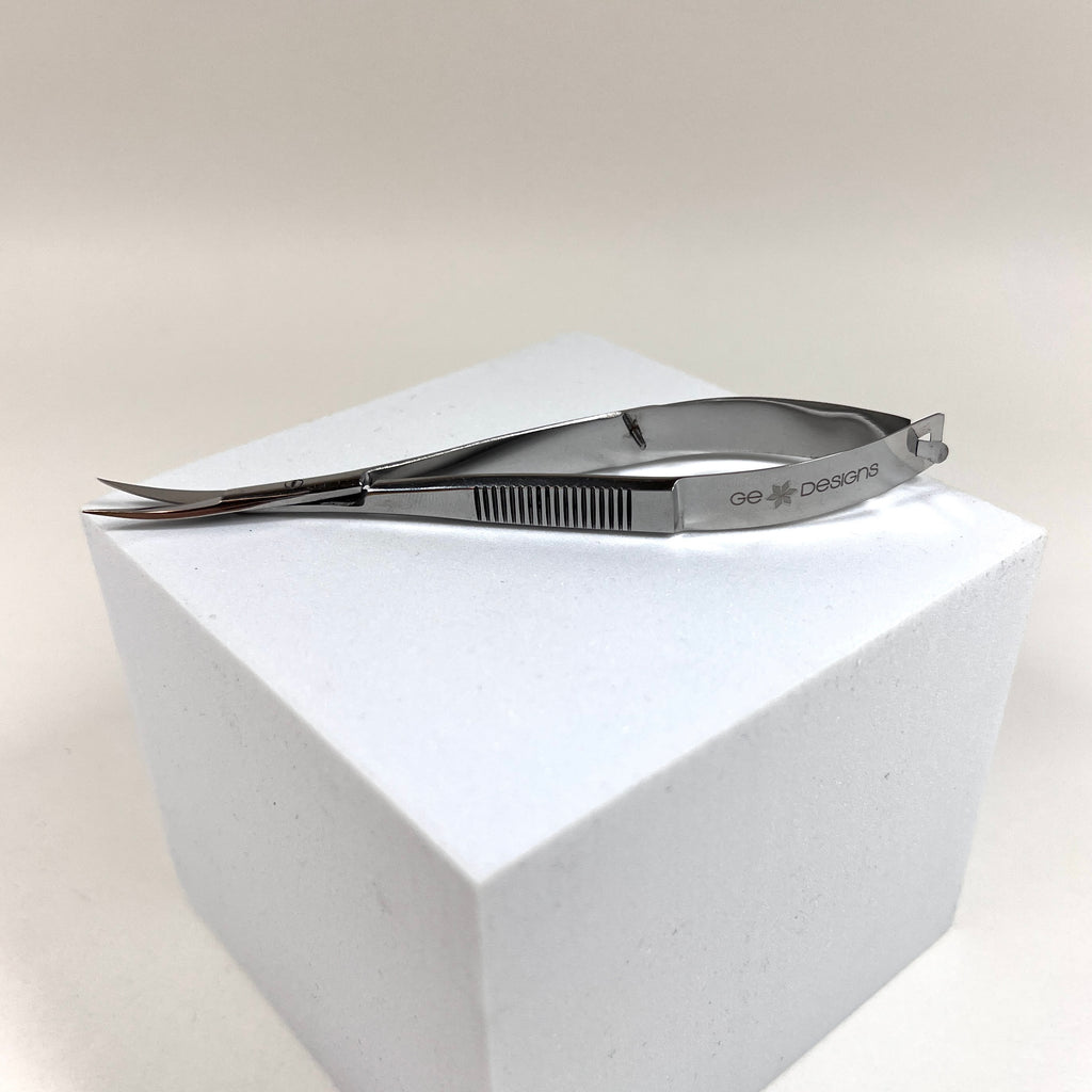 Famore Curved E-Z Snip 4 1/2in x 5in - 738P Checker