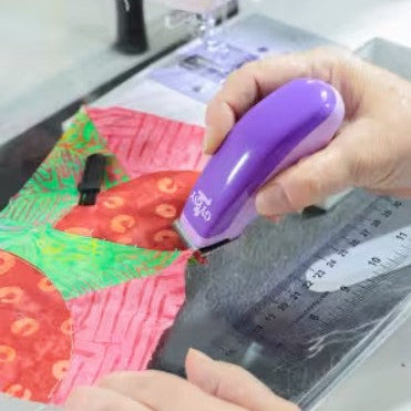 The Gypsy Quilter Snip-N-Rip Seam Ripper TGQ149 Tool Checker