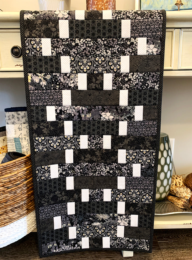 Good Times Table runner - Pattern and Video Class Pattern GE Designs   